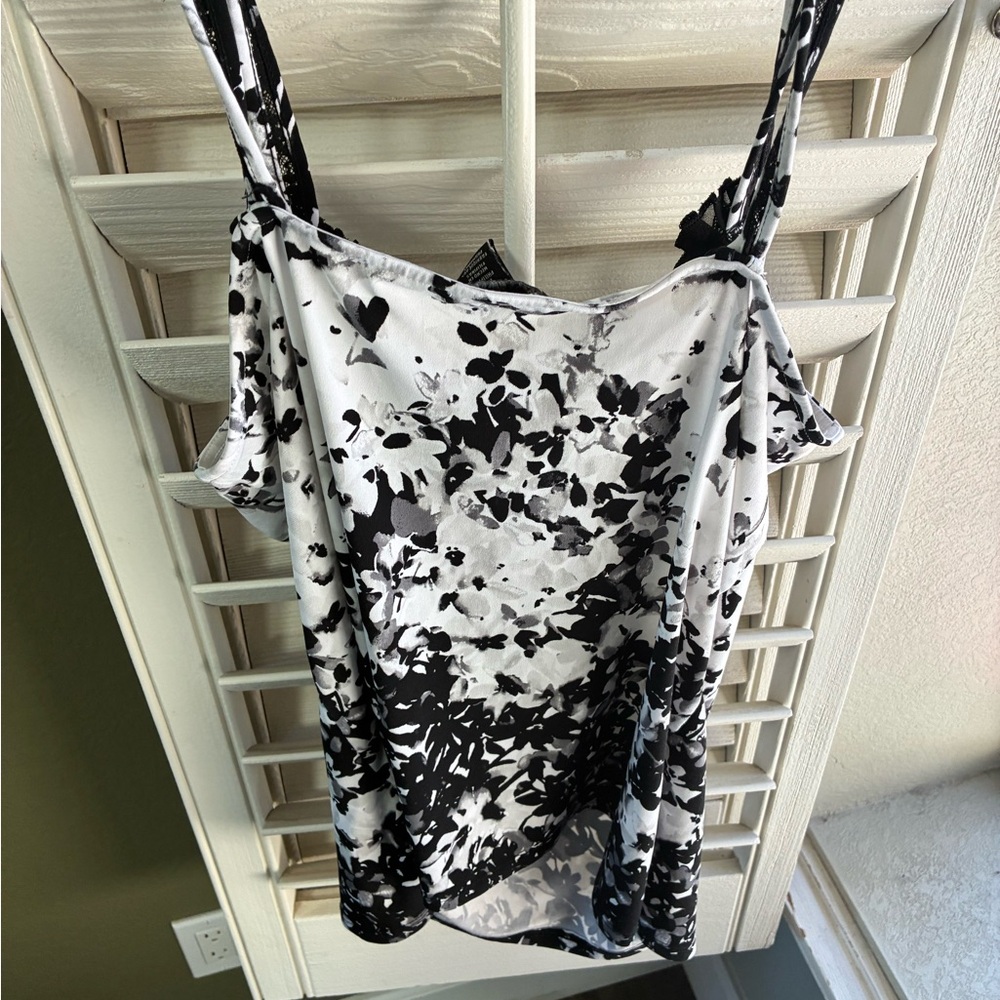 White House Black Market Black & White Floral Lace-Trim Cami - Picture 7 of 9
